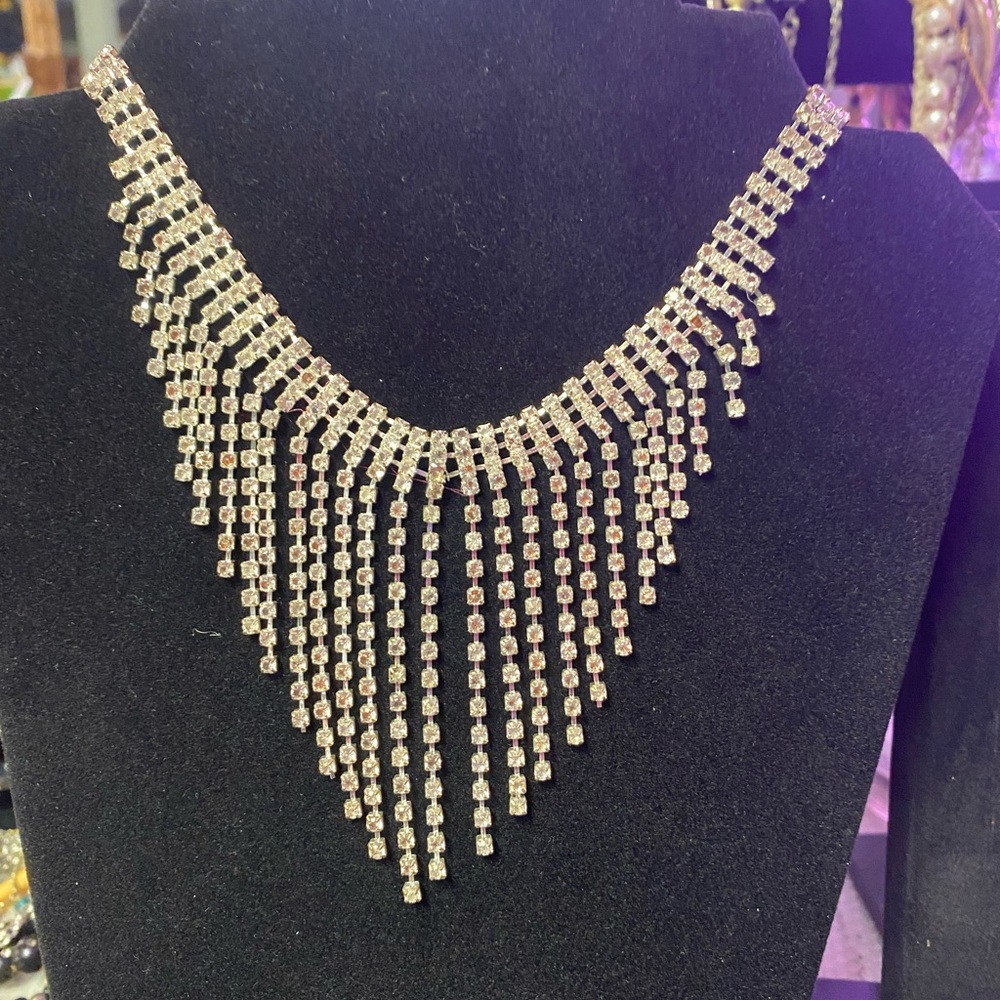 Elegant Gold Fringe Necklace